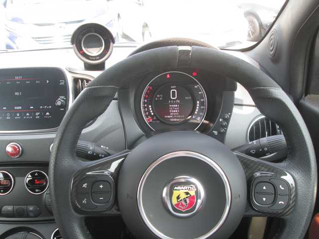 アバルト ５９５ コンペティツィオーネ 広島県 2021(令3)年 0.6万km ガンＭ ディスプレイオーディオ/BTオーディオ/HIDライト/アバルト専用シート/USBポート/バックカメラ/ビルトインETC