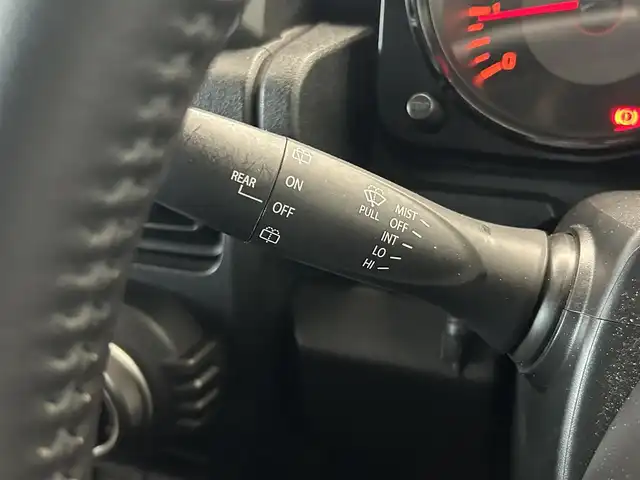 スズキ ジムニー シエラ JC 鹿児島県 2019(令1)年 3.9万km ミディアムグレー ７インチワイドＳＤナビ【AVN-D9W】　/スズキセーフティサポート/前席シートヒーター　/純正ＬＥＤヘッドライト　/フロントフォグライト　/ステアリングリモコン　/クルーズコントロール　/ヒーテッドドアミラー　/ルーフキャリア/ナビ連動型前方ドライブレコーダー