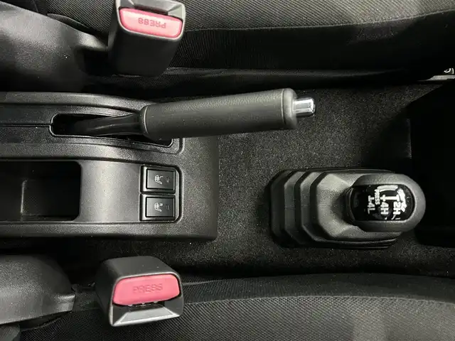 スズキ ジムニー シエラ JC 鹿児島県 2019(令1)年 3.9万km ミディアムグレー ７インチワイドＳＤナビ【AVN-D9W】　/スズキセーフティサポート/前席シートヒーター　/純正ＬＥＤヘッドライト　/フロントフォグライト　/ステアリングリモコン　/クルーズコントロール　/ヒーテッドドアミラー　/ルーフキャリア/ナビ連動型前方ドライブレコーダー