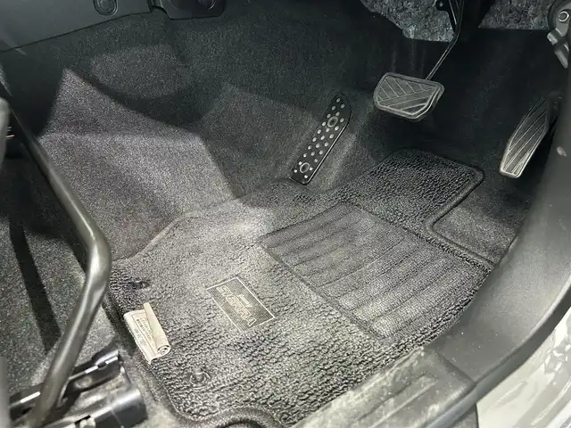 スズキ ジムニー シエラ JC 鹿児島県 2019(令1)年 3.9万km ミディアムグレー ７インチワイドＳＤナビ【AVN-D9W】　/スズキセーフティサポート/前席シートヒーター　/純正ＬＥＤヘッドライト　/フロントフォグライト　/ステアリングリモコン　/クルーズコントロール　/ヒーテッドドアミラー　/ルーフキャリア/ナビ連動型前方ドライブレコーダー