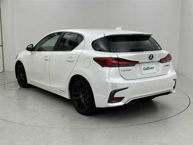 レクサス ＣＴ 200h ブラックシークエンス 茨城県 2020(令2)年 4万km ソニッククォーツ 純正10.3型ナビ/バックカメラ/フルセグ/衝突被害軽減ブレーキ/車線逸脱抑制装置/レーダークルーズコントロール/オートマチックハイビーム/クリアランスソナー/ETC2.0/ドラレコ/シートヒーター/ステアリングヒーター/純正17インチAW/LEDヘッドライト/スマートキー