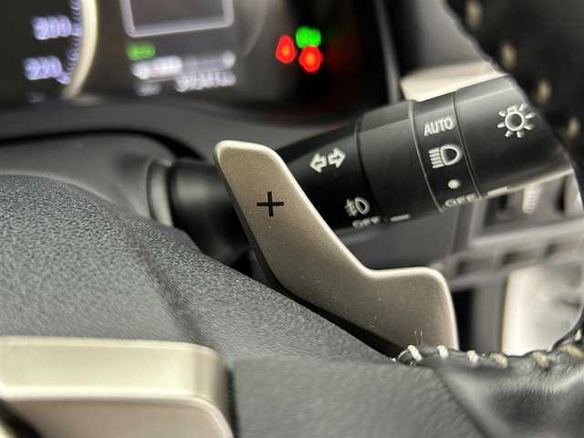 レクサス ＣＴ 200h ブラックシークエンス 茨城県 2020(令2)年 4万km ソニッククォーツ 純正10.3型ナビ/バックカメラ/フルセグ/衝突被害軽減ブレーキ/車線逸脱抑制装置/レーダークルーズコントロール/オートマチックハイビーム/クリアランスソナー/ETC2.0/ドラレコ/シートヒーター/ステアリングヒーター/純正17インチAW/LEDヘッドライト/スマートキー