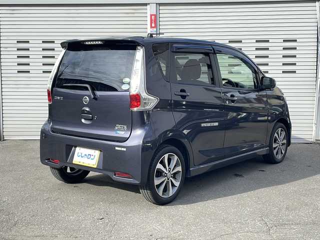 日産 デイズ ハイウェイスターG 道央・札幌 2014(平26)年 4.7万km プレミアムパープルP (株)IDOMが運営する【じしゃロン札幌店】の自社ローン専用車両になりますこちらは現金またはオートローンご利用価格です。自社ローンご希望の方は別途その旨お申し付けください。/登録時走行距離47078km/４WD/純正ナビ/（AM/FM/フルセグ/CD）/アラウンドビューモニター/社外スタッドレスAW車載/電動格納ミラー/ドアバイザー/フォグランプ/運転席シートヒーター/純正フロアマット/スマートキー/ETC/AAC/スペアキー×１/オートLEDヘッドライト