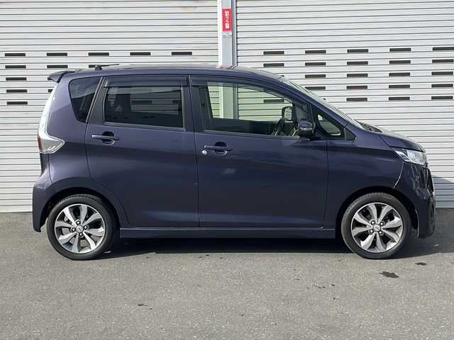 日産 デイズ ハイウェイスターG 道央・札幌 2014(平26)年 4.7万km プレミアムパープルP (株)IDOMが運営する【じしゃロン札幌店】の自社ローン専用車両になりますこちらは現金またはオートローンご利用価格です。自社ローンご希望の方は別途その旨お申し付けください。/登録時走行距離47078km/４WD/純正ナビ/（AM/FM/フルセグ/CD）/アラウンドビューモニター/社外スタッドレスAW車載/電動格納ミラー/ドアバイザー/フォグランプ/運転席シートヒーター/純正フロアマット/スマートキー/ETC/AAC/スペアキー×１/オートLEDヘッドライト