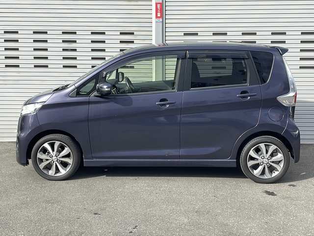 日産 デイズ ハイウェイスターG 道央・札幌 2014(平26)年 4.7万km プレミアムパープルP (株)IDOMが運営する【じしゃロン札幌店】の自社ローン専用車両になりますこちらは現金またはオートローンご利用価格です。自社ローンご希望の方は別途その旨お申し付けください。/登録時走行距離47078km/４WD/純正ナビ/（AM/FM/フルセグ/CD）/アラウンドビューモニター/社外スタッドレスAW車載/電動格納ミラー/ドアバイザー/フォグランプ/運転席シートヒーター/純正フロアマット/スマートキー/ETC/AAC/スペアキー×１/オートLEDヘッドライト