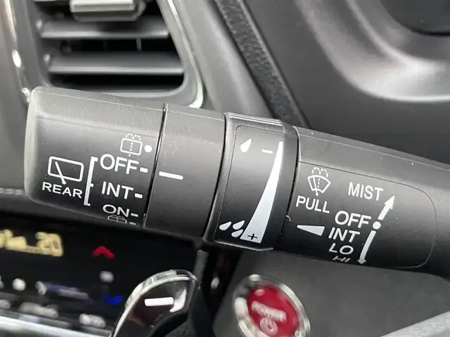 ホンダ ヴェゼル ハイブリッド ホンダセンシング 香川県 2016(平28)年 5.3万km クリスタルブラックパール 登録時走行距離：52852ｋｍ/純正ナビゲーション/→CD/DVD 再生/→フルセグTV/バックカメラ/ビルトインETC/ドライブレコーダー/ステアリングリモコン/革巻きステアリング/レーダークルーズコントロール/パドルシフト/LEDオートライト/フォグランプ/追突軽減ブレーキ/横滑り防止装置/レーンキープ/スマートキー