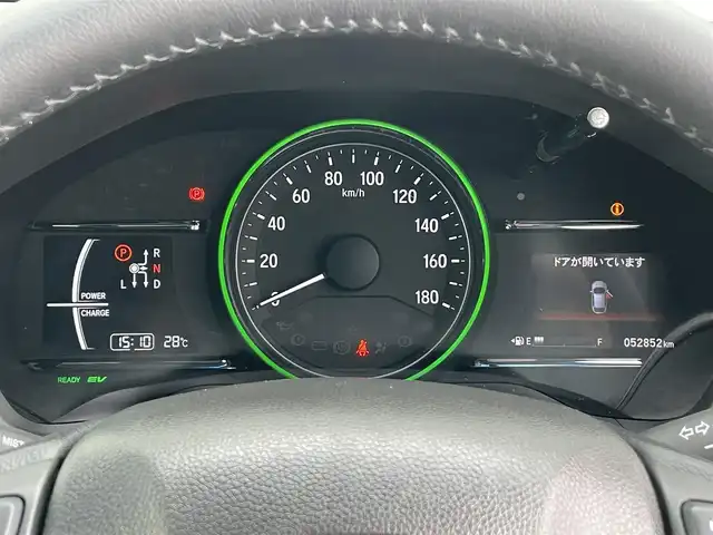 ホンダ ヴェゼル ハイブリッド ホンダセンシング 香川県 2016(平28)年 5.3万km クリスタルブラックパール 登録時走行距離：52852ｋｍ/純正ナビゲーション/→CD/DVD 再生/→フルセグTV/バックカメラ/ビルトインETC/ドライブレコーダー/ステアリングリモコン/革巻きステアリング/レーダークルーズコントロール/パドルシフト/LEDオートライト/フォグランプ/追突軽減ブレーキ/横滑り防止装置/レーンキープ/スマートキー
