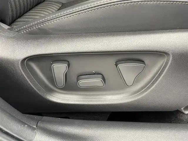 トヨタ アクア Z 愛知県 2022(令4)年 2万km アーバンカーキ 純１０．５型ＤＡ　Ｂｌｕｅｔｏｏｔｈ　パノラミックビューモニター　トヨタセーフティセンス　追従クルコン　レーンキープ　衝突軽減　ＥＴＣ　ドラレコ　ＢＳＭ　シートヒーター　ＬＥＤオートライト　禁煙車
