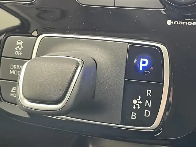 トヨタ アクア Z 愛知県 2022(令4)年 2万km アーバンカーキ 純１０．５型ＤＡ　Ｂｌｕｅｔｏｏｔｈ　パノラミックビューモニター　トヨタセーフティセンス　追従クルコン　レーンキープ　衝突軽減　ＥＴＣ　ドラレコ　ＢＳＭ　シートヒーター　ＬＥＤオートライト　禁煙車
