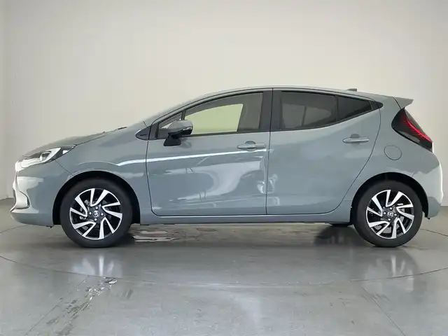 トヨタ アクア Z 愛知県 2022(令4)年 2万km アーバンカーキ 純１０．５型ＤＡ　Ｂｌｕｅｔｏｏｔｈ　パノラミックビューモニター　トヨタセーフティセンス　追従クルコン　レーンキープ　衝突軽減　ＥＴＣ　ドラレコ　ＢＳＭ　シートヒーター　ＬＥＤオートライト　禁煙車
