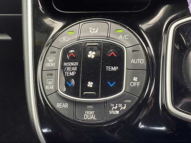 トヨタ ヴォクシー ハイブリッド ZS 煌Ⅲ 千葉県 2021(令3)年 4.5万km イナズマスパーキングブラックガラスフレーク 衝突軽減ブレーキ/クルーズコントロール/レーンキープアシスト/ALPINEビックXナビ/BT フルセグ CD DVD カープレイ HDMI/バックカメラ/ETC/コーナーセンサー/ハーフレザーシート/前席シートヒーター/LEDヘッドライト/オートライト/前後ドライブレコーダー/プッシュスタート/スマートキー