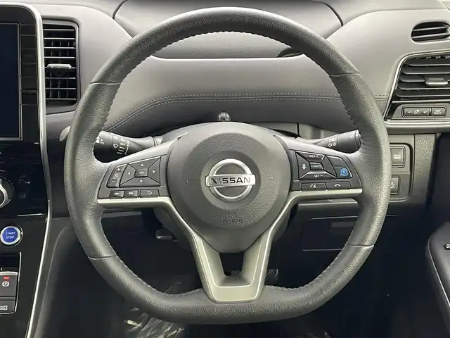 日産 セレナ e－パワー ハイウェイスター V 埼玉県 2020(令2)年 5.5万km ダイヤモンドブラック 純正１０型ナビ　ＴＶ　後席モニター　全方位　ＢＳＭ　プロパイロット　ハンドルヒーター　ドライブレコーダー 両側電動 パーキングアシスト　レーダークルーズコントロール　レーンアシスト　ETC