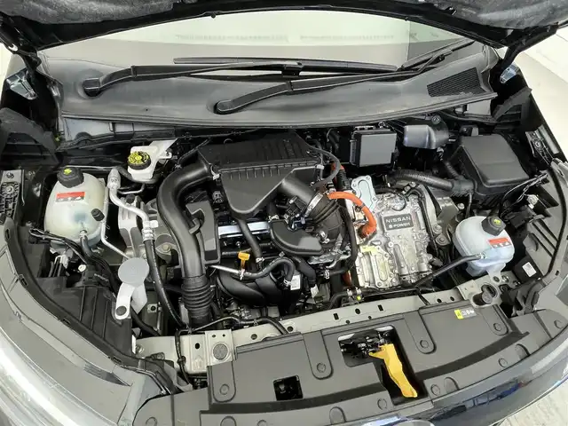 日産 オーラ G レザーエディション 滋賀県 2023(令5)年 1.4万km 茶 禁煙車/純正9インチナビ/アラウンドビューモニター/プロパイロット/クリアランスソナー/前方ドライブレコーダー/ビルトインETC/置くだけ充電/BOSEサウンド/合皮シート/前席シートヒーター/デジタルインナーミラー/電子パーキングブレーキ/オートライト/LEDヘッドライト