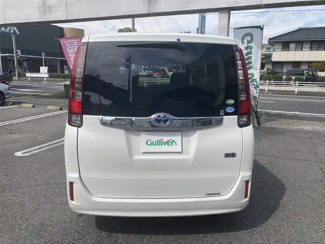 トヨタ ノア ハイブリッド G 愛知県 2015(平27)年 12.3万km ホワイトパールクリスタルシャイン 純正9インチSDナビTV/リヤフリップダウンモニター/DVDビデオ&CD/地デジ　フルセグ/Bluetoothオーディオ/バックカメラ/ビルトインETC/両側パワースライドドア/スマートキー×2ケ/プッシュスタート/クルーズコントロール/ステアリングスイッチ/おくだけ充電/ドライブレコーダー/シートヒーター/LEDヘッドライト/オートライト/純正アルミホイル