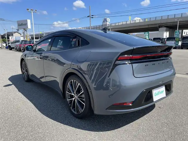 トヨタ プリウス Z 石川県 2023(令5)年 2.2万km グレー 4WD/純正12.3型ナビ/フルセグTV/全方位カメラ/LEDヘッドライト/ビルトインETC2.0/レザーシート/シートヒーター&エアシート/パワーバックドア/デジタルインナーミラー/ブラインドスポットモニター/レーダークルーズ/トヨタセーフティセンス/純正アルミホイール/スマートキー/プッシュスタート/電動ミラー