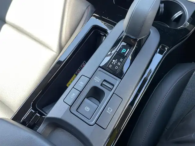 トヨタ プリウス Z 石川県 2023(令5)年 2.2万km グレー 4WD/純正12.3型ナビ/フルセグTV/全方位カメラ/LEDヘッドライト/ビルトインETC2.0/レザーシート/シートヒーター&エアシート/パワーバックドア/デジタルインナーミラー/ブラインドスポットモニター/レーダークルーズ/トヨタセーフティセンス/純正アルミホイール/スマートキー/プッシュスタート/電動ミラー