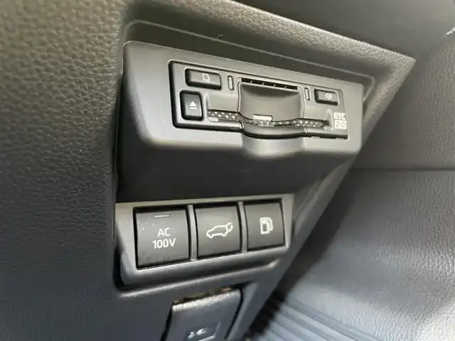 トヨタ プリウス Z 石川県 2023(令5)年 2.2万km グレー 4WD/純正12.3型ナビ/フルセグTV/全方位カメラ/LEDヘッドライト/ビルトインETC2.0/レザーシート/シートヒーター&エアシート/パワーバックドア/デジタルインナーミラー/ブラインドスポットモニター/レーダークルーズ/トヨタセーフティセンス/純正アルミホイール/スマートキー/プッシュスタート/電動ミラー
