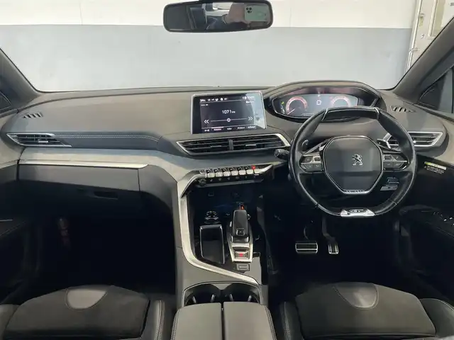 プジョー ５００８ GT ブルーHDi 静岡県 2019(令1)年 4.8万km ペルラネラブラック ファーストクラスパッケージ/・運転席メモリー機能付きパワーシート/・フロントシートヒーター/・360°ビジョン（フロントカメラ付き）/・パークアシスト/・パノラミックサンルーフ/8インチタッチスクリーン/・Bluetooth/・バックカメラ/Apple Carplay＆Android　Auto/アクティブクルーズコントロール/ブラインドスポットモニター/ハーフレザーシート/ＥＴＣ/純正18インチアルミホイール/パワーバックドア
