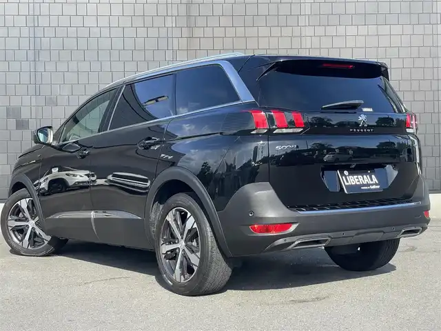 プジョー ５００８ GT ブルーHDi 静岡県 2019(令1)年 4.8万km ペルラネラブラック ファーストクラスパッケージ/・運転席メモリー機能付きパワーシート/・フロントシートヒーター/・360°ビジョン（フロントカメラ付き）/・パークアシスト/・パノラミックサンルーフ/8インチタッチスクリーン/・Bluetooth/・バックカメラ/Apple Carplay＆Android　Auto/アクティブクルーズコントロール/ブラインドスポットモニター/ハーフレザーシート/ＥＴＣ/純正18インチアルミホイール/パワーバックドア