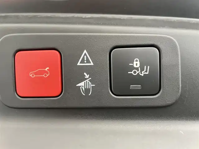 プジョー ５００８ GT ブルーHDi 静岡県 2019(令1)年 4.8万km ペルラネラブラック ファーストクラスパッケージ/・運転席メモリー機能付きパワーシート/・フロントシートヒーター/・360°ビジョン（フロントカメラ付き）/・パークアシスト/・パノラミックサンルーフ/8インチタッチスクリーン/・Bluetooth/・バックカメラ/Apple Carplay＆Android　Auto/アクティブクルーズコントロール/ブラインドスポットモニター/ハーフレザーシート/ＥＴＣ/純正18インチアルミホイール/パワーバックドア
