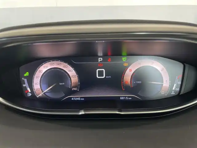 プジョー ５００８ GT ブルーHDi 静岡県 2019(令1)年 4.8万km ペルラネラブラック ファーストクラスパッケージ/・運転席メモリー機能付きパワーシート/・フロントシートヒーター/・360°ビジョン（フロントカメラ付き）/・パークアシスト/・パノラミックサンルーフ/8インチタッチスクリーン/・Bluetooth/・バックカメラ/Apple Carplay＆Android　Auto/アクティブクルーズコントロール/ブラインドスポットモニター/ハーフレザーシート/ＥＴＣ/純正18インチアルミホイール/パワーバックドア