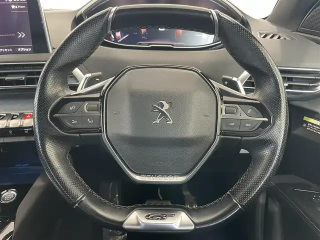 プジョー ５００８ GT ブルーHDi 静岡県 2019(令1)年 4.8万km ペルラネラブラック ファーストクラスパッケージ/・運転席メモリー機能付きパワーシート/・フロントシートヒーター/・360°ビジョン（フロントカメラ付き）/・パークアシスト/・パノラミックサンルーフ/8インチタッチスクリーン/・Bluetooth/・バックカメラ/Apple Carplay＆Android　Auto/アクティブクルーズコントロール/ブラインドスポットモニター/ハーフレザーシート/ＥＴＣ/純正18インチアルミホイール/パワーバックドア