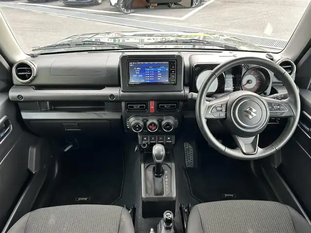スズキ ジムニー XC 愛媛県 2023(令5)年 4.3万km ジャングルグリーン 社外ナビ(Bluetooth/フルセグTV)/クルーズコントロール/バックカメラ/前後ドライブレコーダー/背面タイヤ(BRIDGESTONE DUELER H/L)/純正16インチAW/オートLEDヘッドライト/フォグランプ/４WD切り替え/前席シートヒーター/ヒートミラー/ステアリングリモコン/横滑り防止装置/レーンキープアシスト/ダウンヒルアシストコントロール/ABS