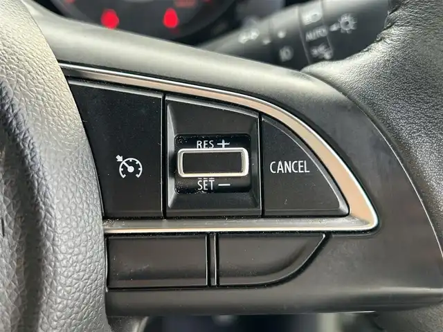 スズキ ジムニー XC 愛媛県 2023(令5)年 4.3万km ジャングルグリーン 社外ナビ(Bluetooth/フルセグTV)/クルーズコントロール/バックカメラ/前後ドライブレコーダー/背面タイヤ(BRIDGESTONE DUELER H/L)/純正16インチAW/オートLEDヘッドライト/フォグランプ/４WD切り替え/前席シートヒーター/ヒートミラー/ステアリングリモコン/横滑り防止装置/レーンキープアシスト/ダウンヒルアシストコントロール/ABS