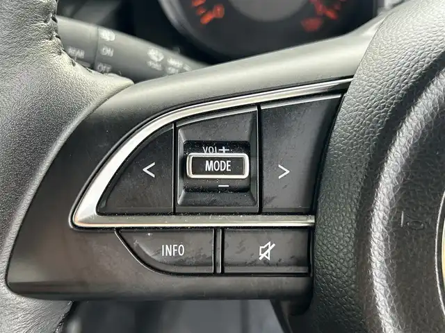 スズキ ジムニー XC 愛媛県 2023(令5)年 4.3万km ジャングルグリーン 社外ナビ(Bluetooth/フルセグTV)/クルーズコントロール/バックカメラ/前後ドライブレコーダー/背面タイヤ(BRIDGESTONE DUELER H/L)/純正16インチAW/オートLEDヘッドライト/フォグランプ/４WD切り替え/前席シートヒーター/ヒートミラー/ステアリングリモコン/横滑り防止装置/レーンキープアシスト/ダウンヒルアシストコントロール/ABS