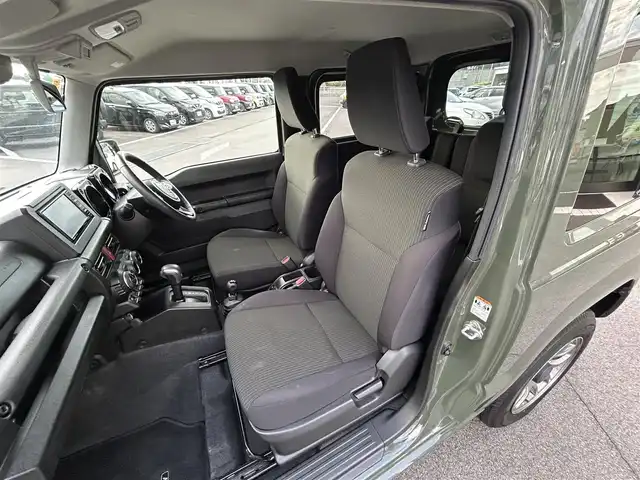 スズキ ジムニー XC 愛媛県 2023(令5)年 4.3万km ジャングルグリーン 社外ナビ(Bluetooth/フルセグTV)/クルーズコントロール/バックカメラ/前後ドライブレコーダー/背面タイヤ(BRIDGESTONE DUELER H/L)/純正16インチAW/オートLEDヘッドライト/フォグランプ/４WD切り替え/前席シートヒーター/ヒートミラー/ステアリングリモコン/横滑り防止装置/レーンキープアシスト/ダウンヒルアシストコントロール/ABS