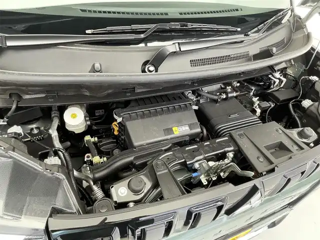 三菱 デリカミニ T プレミアム 滋賀県 2025(令7)年 0.1千km 緑Ⅱ 純正9インチディスプレイオーディオ/【Bluetooth/Apple CarPlay/Android Auto】/両側パワースライドドア/全方位カメラ/ハーフレザーシート/MI-PILOT/クリアランスソナー/LEDヘッドライト/オートマチックハイビーム/レーンキープアシスト/衝突軽減ブレーキ/ヒルディセントコントロール/D/Nシートヒーター/ステアリングヒーター/デジタルインナーミラー/ルーフレール/電動パーキングブレーキ/オートブレーキホールド/プッシュスタート/スマートキー/ステアリングリモコン