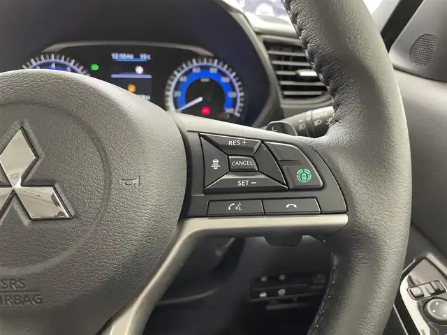 三菱 デリカミニ T プレミアム 滋賀県 2025(令7)年 0.1千km 緑Ⅱ 純正9インチディスプレイオーディオ/【Bluetooth/Apple CarPlay/Android Auto】/両側パワースライドドア/全方位カメラ/ハーフレザーシート/MI-PILOT/クリアランスソナー/LEDヘッドライト/オートマチックハイビーム/レーンキープアシスト/衝突軽減ブレーキ/ヒルディセントコントロール/D/Nシートヒーター/ステアリングヒーター/デジタルインナーミラー/ルーフレール/電動パーキングブレーキ/オートブレーキホールド/プッシュスタート/スマートキー/ステアリングリモコン