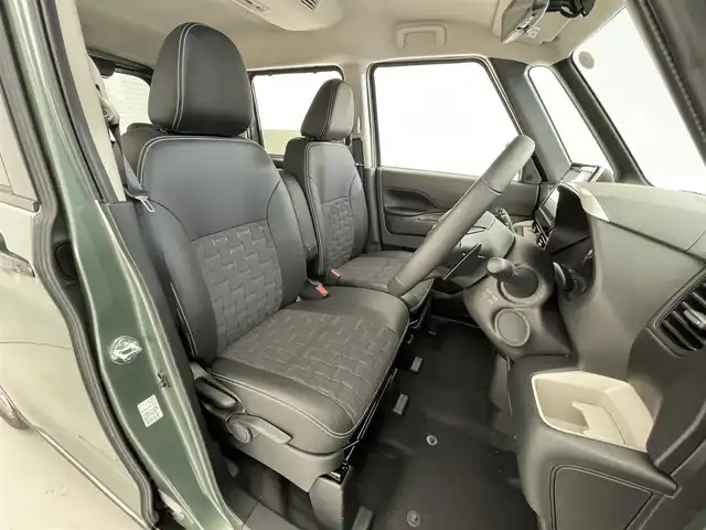 三菱 デリカミニ T プレミアム 滋賀県 2025(令7)年 0.1千km 緑Ⅱ 純正9インチディスプレイオーディオ/【Bluetooth/Apple CarPlay/Android Auto】/両側パワースライドドア/全方位カメラ/ハーフレザーシート/MI-PILOT/クリアランスソナー/LEDヘッドライト/オートマチックハイビーム/レーンキープアシスト/衝突軽減ブレーキ/ヒルディセントコントロール/D/Nシートヒーター/ステアリングヒーター/デジタルインナーミラー/ルーフレール/電動パーキングブレーキ/オートブレーキホールド/プッシュスタート/スマートキー/ステアリングリモコン