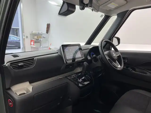 三菱 デリカミニ T プレミアム 滋賀県 2025(令7)年 0.1千km 緑Ⅱ 純正9インチディスプレイオーディオ/【Bluetooth/Apple CarPlay/Android Auto】/両側パワースライドドア/全方位カメラ/ハーフレザーシート/MI-PILOT/クリアランスソナー/LEDヘッドライト/オートマチックハイビーム/レーンキープアシスト/衝突軽減ブレーキ/ヒルディセントコントロール/D/Nシートヒーター/ステアリングヒーター/デジタルインナーミラー/ルーフレール/電動パーキングブレーキ/オートブレーキホールド/プッシュスタート/スマートキー/ステアリングリモコン