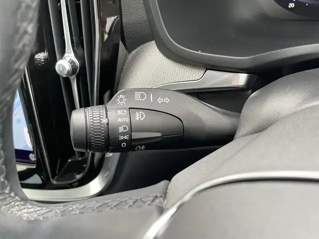 ボルボ ボルボ Ｖ６０ プラス B4 東京都 2022(令4)年 3.2万km 白 ワンオーナー/パノラマルーフ/レザーシート/純正Googleナビ/360°カメラ/シートヒーター/ステアリングヒーター/パワーバックドア/アダプティブクルーズコントロール/ブラインドスポットモニター/レーンキープアシスト/衝突被害軽減ブレーキ/ETC/社外前後ドライブレコーダー