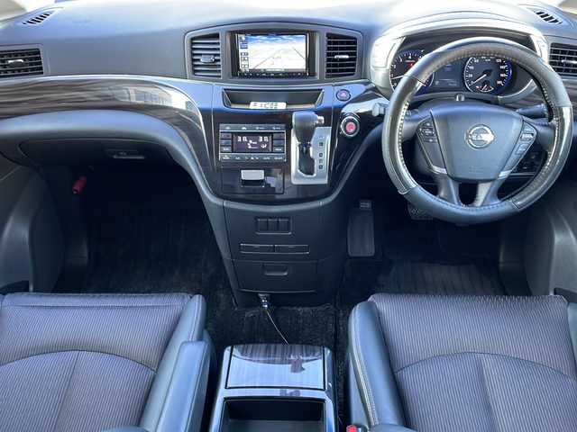 日産 エルグランド 350ハイウェイスター 道央・札幌 2014(平26)年 11.3万km ブリリアントホワイトパール (株)IDOMが運営する【じしゃロン札幌店】の自社ローン専用車両になりますこちらは現金またはオートローンご利用価格です。自社ローンご希望の方は別途その旨お申し付けください。/・スマートキー/・純正エンジンスターター/・7インチ社外ナビ(AM/FM/CD/DVD/TV/BT)/・両側パワースライドドア/・４WD/・パワーバックドア/・電格ミラー/・ドアバイザー/・純正フロアマット/・純正エアロ(フロント/サイド/リア)/・クルーズコントロール/・イエローフォグランプ/・社外10インチフリップダウン/・ハーフレザーシート/・オットマン/・バックカメラ