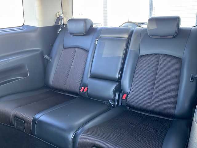 日産 エルグランド 350ハイウェイスター 道央・札幌 2014(平26)年 11.3万km ブリリアントホワイトパール (株)IDOMが運営する【じしゃロン札幌店】の自社ローン専用車両になりますこちらは現金またはオートローンご利用価格です。自社ローンご希望の方は別途その旨お申し付けください。/・スマートキー/・純正エンジンスターター/・7インチ社外ナビ(AM/FM/CD/DVD/TV/BT)/・両側パワースライドドア/・４WD/・パワーバックドア/・電格ミラー/・ドアバイザー/・純正フロアマット/・純正エアロ(フロント/サイド/リア)/・クルーズコントロール/・イエローフォグランプ/・社外10インチフリップダウン/・ハーフレザーシート/・オットマン/・バックカメラ