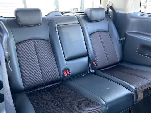 日産 エルグランド 350ハイウェイスター 道央・札幌 2014(平26)年 11.3万km ブリリアントホワイトパール (株)IDOMが運営する【じしゃロン札幌店】の自社ローン専用車両になりますこちらは現金またはオートローンご利用価格です。自社ローンご希望の方は別途その旨お申し付けください。/・スマートキー/・純正エンジンスターター/・7インチ社外ナビ(AM/FM/CD/DVD/TV/BT)/・両側パワースライドドア/・４WD/・パワーバックドア/・電格ミラー/・ドアバイザー/・純正フロアマット/・純正エアロ(フロント/サイド/リア)/・クルーズコントロール/・イエローフォグランプ/・社外10インチフリップダウン/・ハーフレザーシート/・オットマン/・バックカメラ