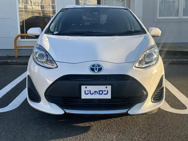 トヨタ アクア S 奈良県 2019(令1)年 7.7万km スーパーホワイトⅡ (株)IDOMが運営する【じしゃロン奈良店】の自社ローン専用車両になります。/こちらは現金またはオートローンご利用時の価格です。自社ローンご希望の方は別途その旨お申付け下さい