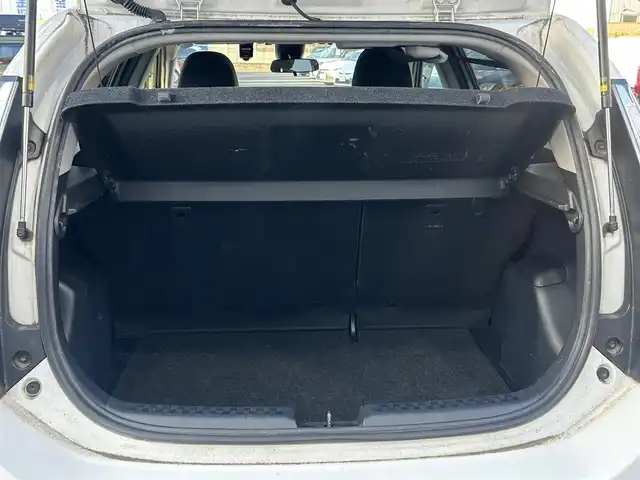 トヨタ アクア S 奈良県 2019(令1)年 7.7万km スーパーホワイトⅡ (株)IDOMが運営する【じしゃロン奈良店】の自社ローン専用車両になります。/こちらは現金またはオートローンご利用時の価格です。自社ローンご希望の方は別途その旨お申付け下さい