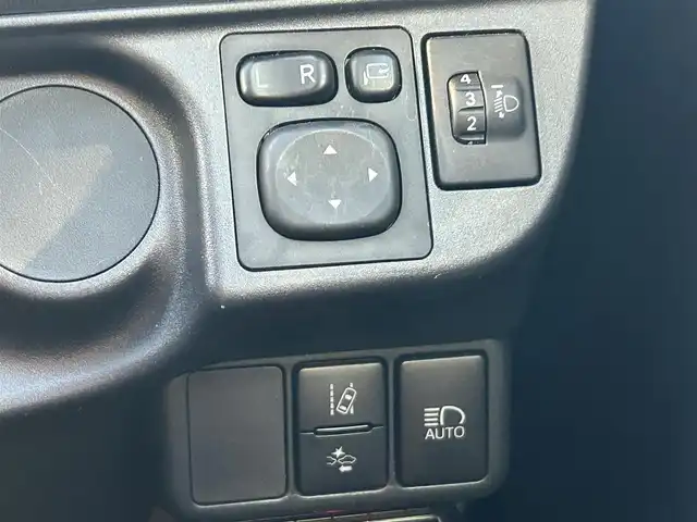 トヨタ アクア S 奈良県 2019(令1)年 7.7万km スーパーホワイトⅡ (株)IDOMが運営する【じしゃロン奈良店】の自社ローン専用車両になります。/こちらは現金またはオートローンご利用時の価格です。自社ローンご希望の方は別途その旨お申付け下さい