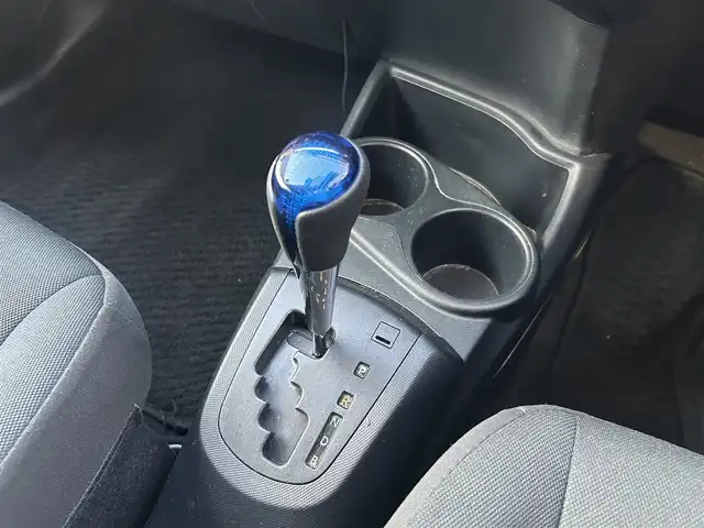 トヨタ アクア S 奈良県 2019(令1)年 7.7万km スーパーホワイトⅡ (株)IDOMが運営する【じしゃロン奈良店】の自社ローン専用車両になります。/こちらは現金またはオートローンご利用時の価格です。自社ローンご希望の方は別途その旨お申付け下さい