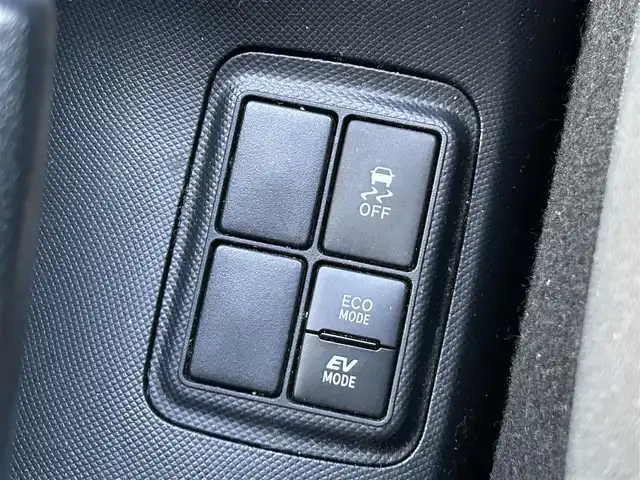 トヨタ アクア S 奈良県 2019(令1)年 7.7万km スーパーホワイトⅡ (株)IDOMが運営する【じしゃロン奈良店】の自社ローン専用車両になります。/こちらは現金またはオートローンご利用時の価格です。自社ローンご希望の方は別途その旨お申付け下さい