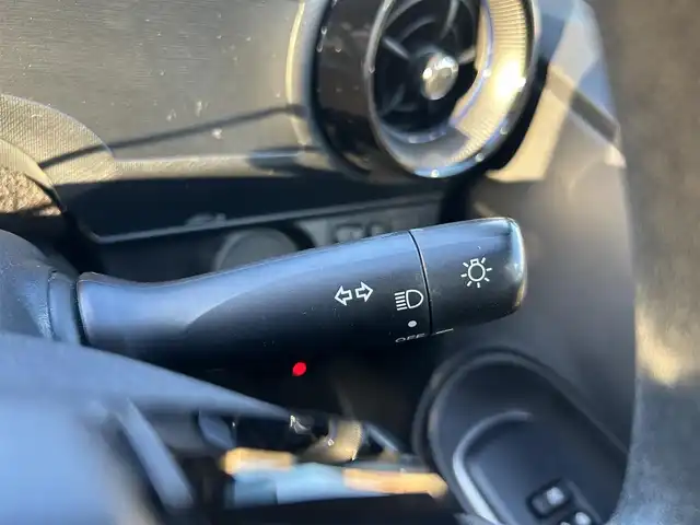 トヨタ アクア S 奈良県 2019(令1)年 7.7万km スーパーホワイトⅡ (株)IDOMが運営する【じしゃロン奈良店】の自社ローン専用車両になります。/こちらは現金またはオートローンご利用時の価格です。自社ローンご希望の方は別途その旨お申付け下さい