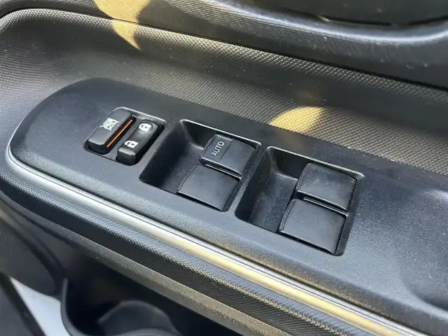 トヨタ アクア S 奈良県 2019(令1)年 7.7万km スーパーホワイトⅡ (株)IDOMが運営する【じしゃロン奈良店】の自社ローン専用車両になります。/こちらは現金またはオートローンご利用時の価格です。自社ローンご希望の方は別途その旨お申付け下さい