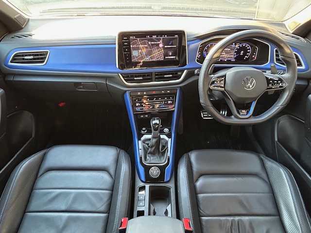 フォルクスワーゲン ＶＷ Ｔ－ロック R 道東・釧路十勝 2022(令4)年 1.3万km アトランティックブルーメタリック ４WD/純正ナビ　Discover Pro/バックカメラ/純正ETC2.0/前後ドライブレコーダー/プリクラッシュブレーキシステム/レーンキーピングアシスト/アダプティブクルーズコントロール/パークディスタンスコントロール/ヒルアシストコントロール/レザーシート/フロントシートヒーティング/運転席メモリ付きパワーシート/ステアリングヒーター/パワーバックドア/ワイヤレス充電/LEDマトリックスヘッドライト/純正19インチAW/純正フロアマット