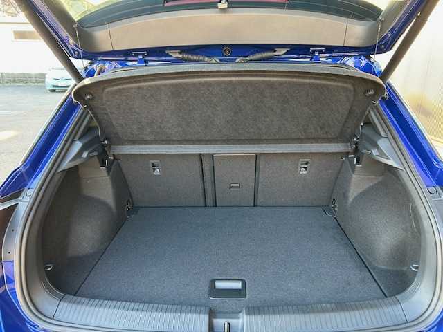 フォルクスワーゲン ＶＷ Ｔ－ロック R 道東・釧路十勝 2022(令4)年 1.3万km アトランティックブルーメタリック ４WD/純正ナビ　Discover Pro/バックカメラ/純正ETC2.0/前後ドライブレコーダー/プリクラッシュブレーキシステム/レーンキーピングアシスト/アダプティブクルーズコントロール/パークディスタンスコントロール/ヒルアシストコントロール/レザーシート/フロントシートヒーティング/運転席メモリ付きパワーシート/ステアリングヒーター/パワーバックドア/ワイヤレス充電/LEDマトリックスヘッドライト/純正19インチAW/純正フロアマット