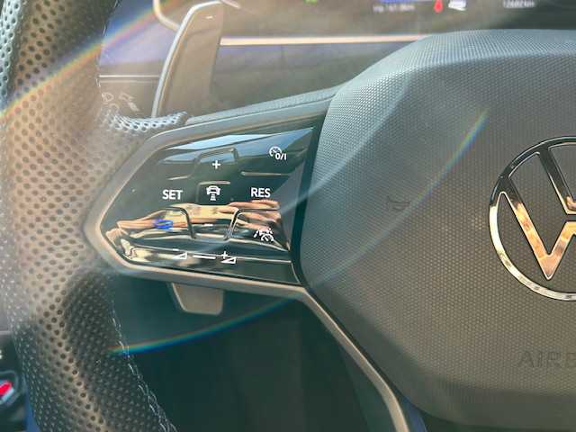 フォルクスワーゲン ＶＷ Ｔ－ロック R 道東・釧路十勝 2022(令4)年 1.3万km アトランティックブルーメタリック ４WD/純正ナビ　Discover Pro/バックカメラ/純正ETC2.0/前後ドライブレコーダー/プリクラッシュブレーキシステム/レーンキーピングアシスト/アダプティブクルーズコントロール/パークディスタンスコントロール/ヒルアシストコントロール/レザーシート/フロントシートヒーティング/運転席メモリ付きパワーシート/ステアリングヒーター/パワーバックドア/ワイヤレス充電/LEDマトリックスヘッドライト/純正19インチAW/純正フロアマット