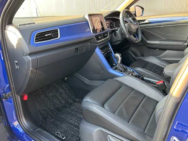 フォルクスワーゲン ＶＷ Ｔ－ロック R 道東・釧路十勝 2022(令4)年 1.3万km アトランティックブルーメタリック ４WD/純正ナビ　Discover Pro/バックカメラ/純正ETC2.0/前後ドライブレコーダー/プリクラッシュブレーキシステム/レーンキーピングアシスト/アダプティブクルーズコントロール/パークディスタンスコントロール/ヒルアシストコントロール/レザーシート/フロントシートヒーティング/運転席メモリ付きパワーシート/ステアリングヒーター/パワーバックドア/ワイヤレス充電/LEDマトリックスヘッドライト/純正19インチAW/純正フロアマット