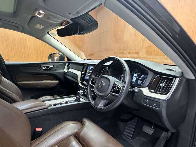 ボルボ ＸＣ６０ T5 AWD インスクリプション 千葉県 2019(令1)年 7.1万km メープルブラウンM パノラマＳＲ　/茶革シート　/ｈａｒｍａｎｋａｒｄｏｎサウンド　/ＨＵＤ　/ＡＣＣ　/ナビ　/３６０°/Ｂｌｕｅｔｏｏｔｈ接続　/シートヒーター　/ベンチレーション　/電動リアゲート　/パークアシスト　/衝突軽減Ｂ　/ＢＳＭ